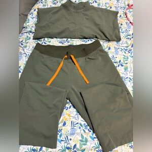 Figs Olive Scrub set